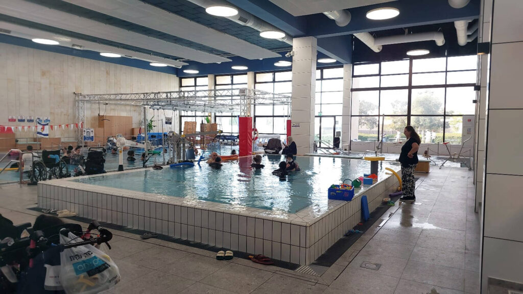 בריכה שיקומית